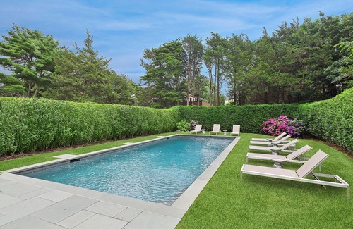 North Haven Casa | Spacious 5-bedroom house with water views and 2 houses from the bay.