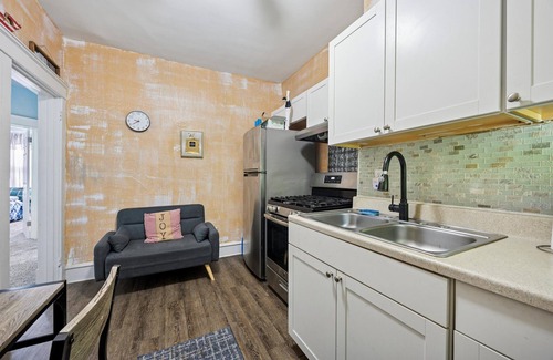 Wilmington Casa | Spacious 5-bedroom house with 1King + 4queen beds in lovely Wilmington
