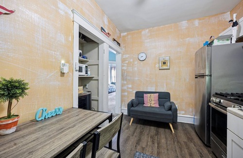Wilmington Casa | Spacious 5-bedroom house with 1King + 4queen beds in lovely Wilmington
