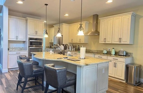 Florida Central Atlantic Coast Casa | Spacious 5-bedroom house with Pool minutes from Magic Kingdom