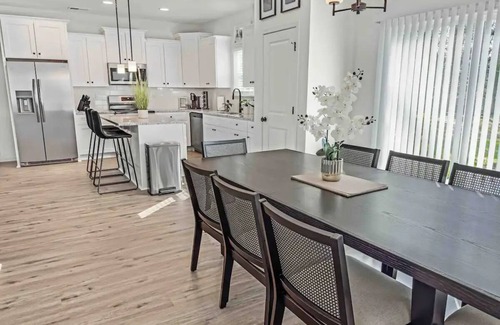 Toddville Road Casa | Spacious 5-bedroom house in Prime Charlotte Location with Garage & Fenced Yard
