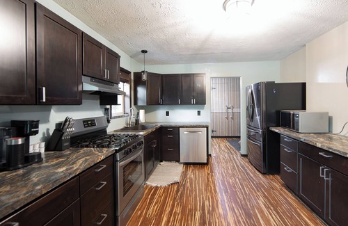 College Casa | Spacious 5-bedroom house in peaceful Fairbanks with Sauna + Spectacular Views