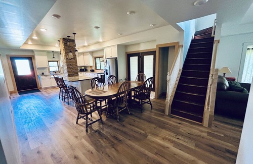 Webster Casa | Spacious 5-bedroom house on 3 beautiful acres at the lake!