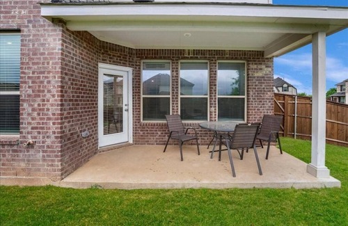 South Arlington Casa | Spacious 5-bedroom house in charming Mansfield with AC