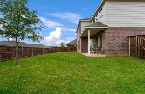 South Arlington Casa | Spacious 5-bedroom house in charming Mansfield with AC