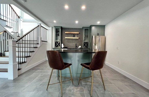 East Hill Casa | Spacious 5 Bedroom house with option to heat pool