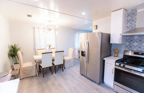Willow Glen Casa | Spacious 5 Bedroom Home! Free WI-FI! AC and HEAT!