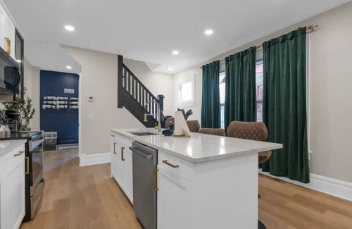 Glen Echo Apartamento | Spacious 5-Bedroom Home with Hot Tub