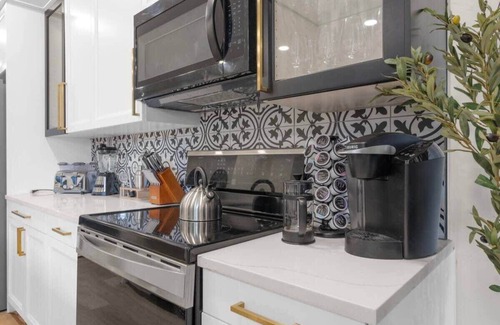 Glen Echo Apartamento | Spacious 5-Bedroom Home with Hot Tub