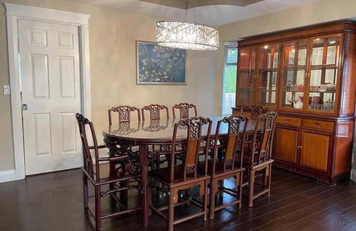 Langley Casa | Spacious 5-bedroom home with parking