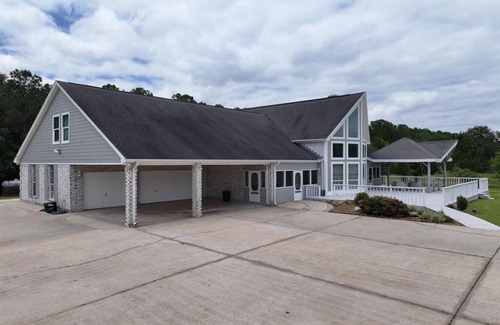 Beaumont Casa | Spacious 5-bedroom house with AC, outdoor area in charming Beaumont.
