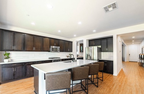 Winchester Casa | Spacious 5-bedroom house with AC, WiFi in awesome Murrieta