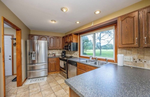 Canadian Lakes Casa | Spacious 5-bedroom house in charming Canadian Lakes