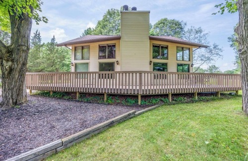 Canadian Lakes Casa | Spacious 5-bedroom house in charming Canadian Lakes
