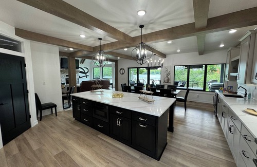 Townsend Casa | Spacious 5-bedroom house in lovely Townsend thats guaranteed to please everyone