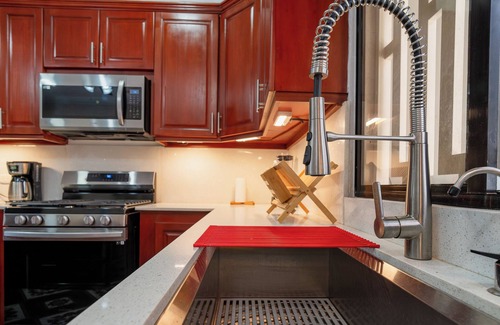 Managua Casa | Spacious 5-bedroom house in welcoming Managua with WiFi, AC
