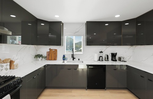 Southwest Anaheim Casa | Spacious 5-bedroom house near Disneyland and Knott's Berry Farm