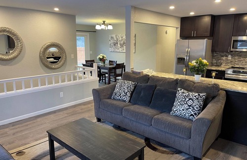 Greeley Casa | Spacious 5-bedroom house in marvelous Greeley with AC, WiFi