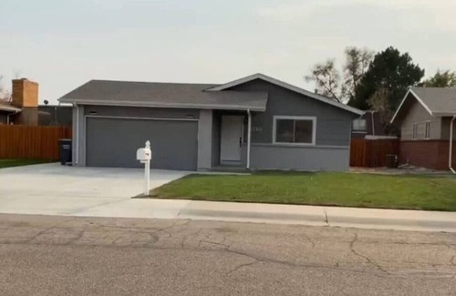 Greeley Casa | Spacious 5-bedroom house in marvelous Greeley with AC, WiFi