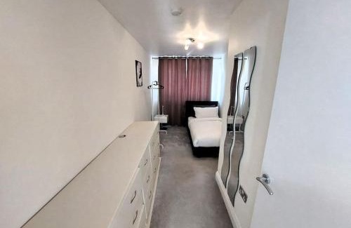 Dagenham Casa | Spacious 5 bedroom House London