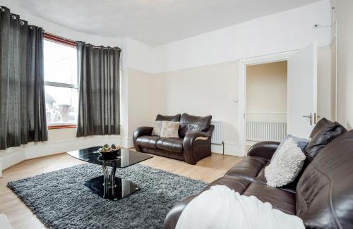 Gravesend Apartamento | Spacious 5 Bedroom House in Gravesend