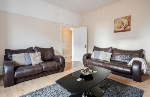 Gravesend Apartamento | Spacious 5 Bedroom House in Gravesend