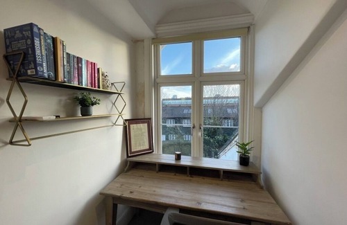 Thamesfield Casa | Spacious 5-bedroom house.Bring the whole family & friends.Prime location London