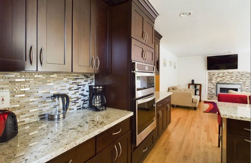 Kent Casa | Spacious 5-bedroom house in Kent with AC, WiFi and close to all amenities!