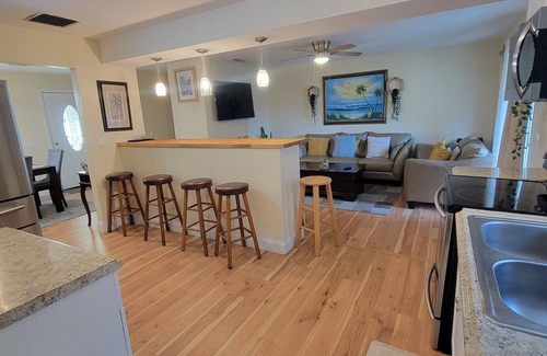 Cocoa Casa | Spacious 5-bedroom house Close to beaches and port in delightful Cocoa.