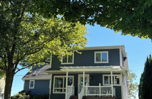 Culver Casa | Spacious 5-bedroom house on Culver’s beautiful Lake Maxinkuckee