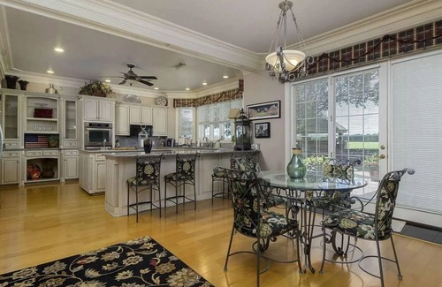 Durant Casa | Spacious 5-bedroom house with great location to Texoma lake, shops and Casino