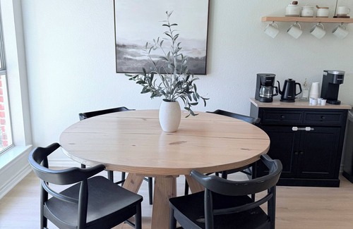 Hurst Casa | Spacious 5-bedroom house, SAFE and quiet neighborhood right next to the trail