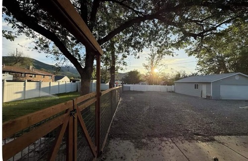 Magna Casa | Spacious 5-bedroom house within 15 mins of Salt Lake City airport