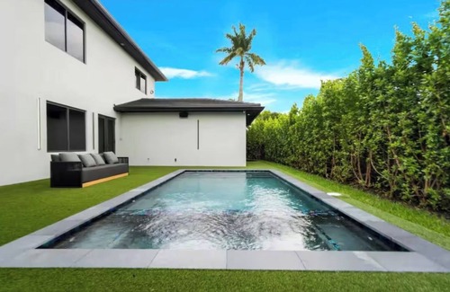 Miami Gardens Casa | Spacious 5-bedroom house with WiFi, AC in amazing Miami