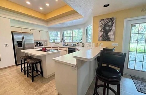 Odessa Casa | Spacious 5-bedroom house in amazing Odessa, 1 acre, Lake Front