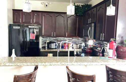 Casas Adobes Casa | Spacious 5-bedroom house -A place to call home with 5 tvs!