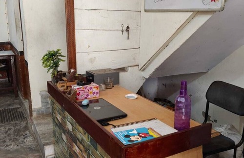Taj Ganj Casa | Spacious 5-bedroom house with AC, WiFi in the "city of love" Agra.