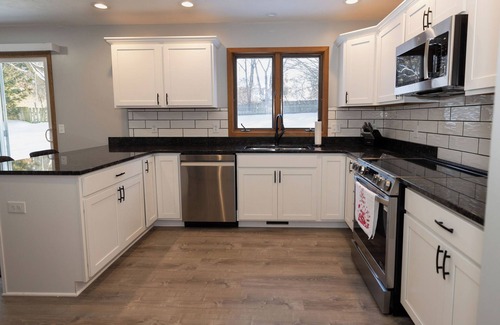 Kalamazoo Casa | Spacious 5-bedroom Kalamazoo Contemporary Retreat