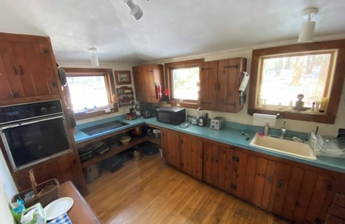 Charlotte Casa | Spacious 5-bedroom Lake Camp in Charlotte