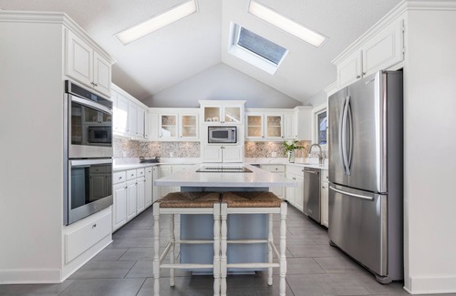 Lula Casa | Spacious 5-bedroom Lake House oasis in charming Lula