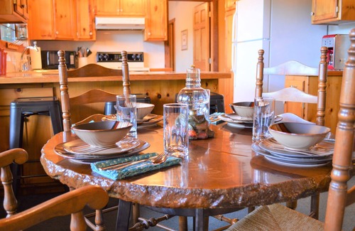 Flippin Cabina | Spacious 5-bedroom lodge in Flippin Ar, on the beautiful White River.
