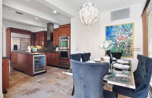 Central Naples Casa | Spacious 5-bedroom luxury house in charming Naples near the beach!