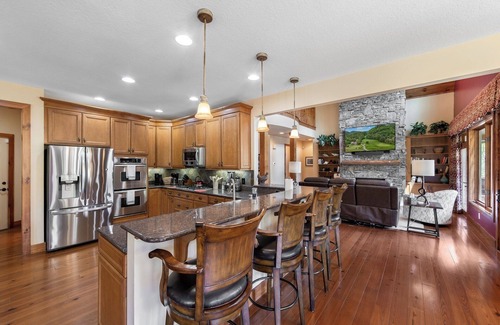 Whittier Casa | Spacious 5-bedroom Mountain House with Movie Room & Pool Table