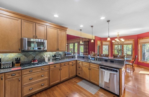 Whittier Casa | Spacious 5-bedroom Mountain House with Movie Room & Pool Table