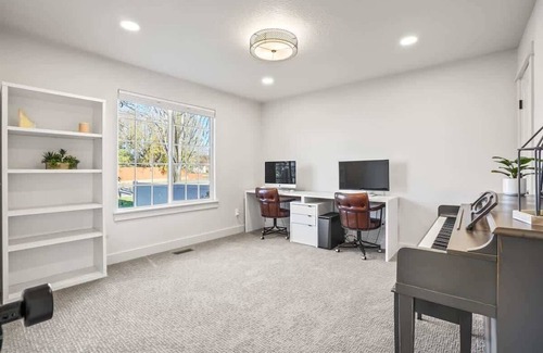 Meridian Casa | Spacious 5-Bedroom Retreat with Pool Access