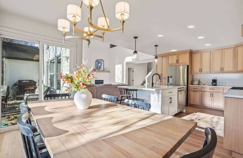 Meridian Casa | Spacious 5-Bedroom Retreat with Pool Access