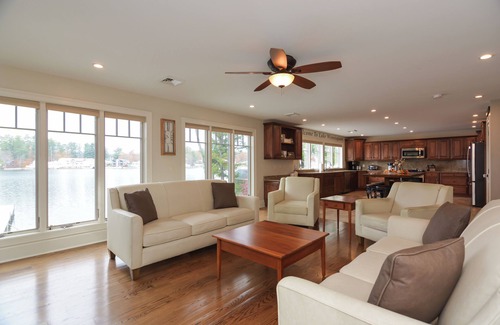 Lochmere Casa | Spacious 5-bedroom retreat on Lake Winnisquam