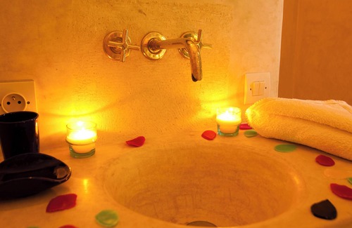 Daoudiate Casa | Spacious 5-bedroom riad in charming Marrakesh with AC, WiFi and Pool