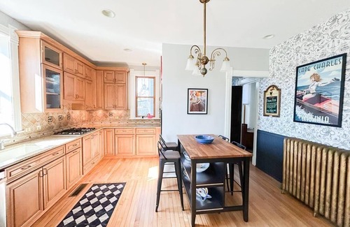 Cape Charles Casa | Spacious 5-bedroom 3.5 bath house in Cape Charles Historic District-PET FRIENDLY