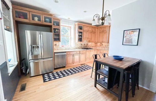Cape Charles Casa | Spacious 5-bedroom 3.5 bath house in Cape Charles Historic District-PET FRIENDLY